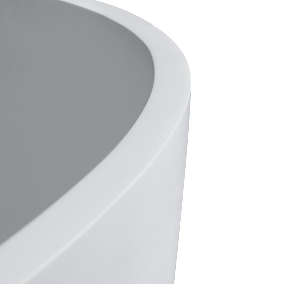 Freestanding Oval Soaking Bathtub in Matte White with Drain