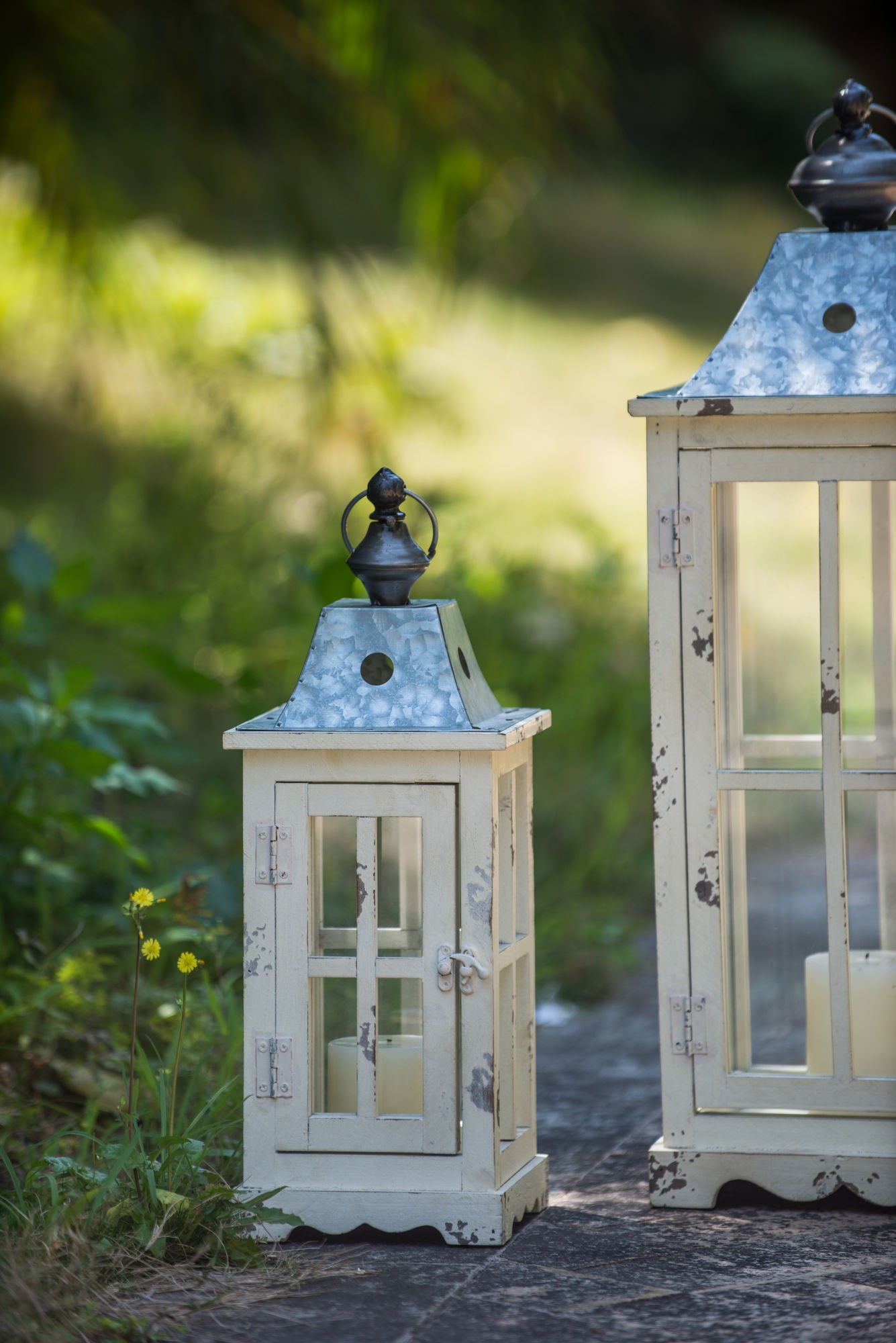 Hurricane Lantern Holder