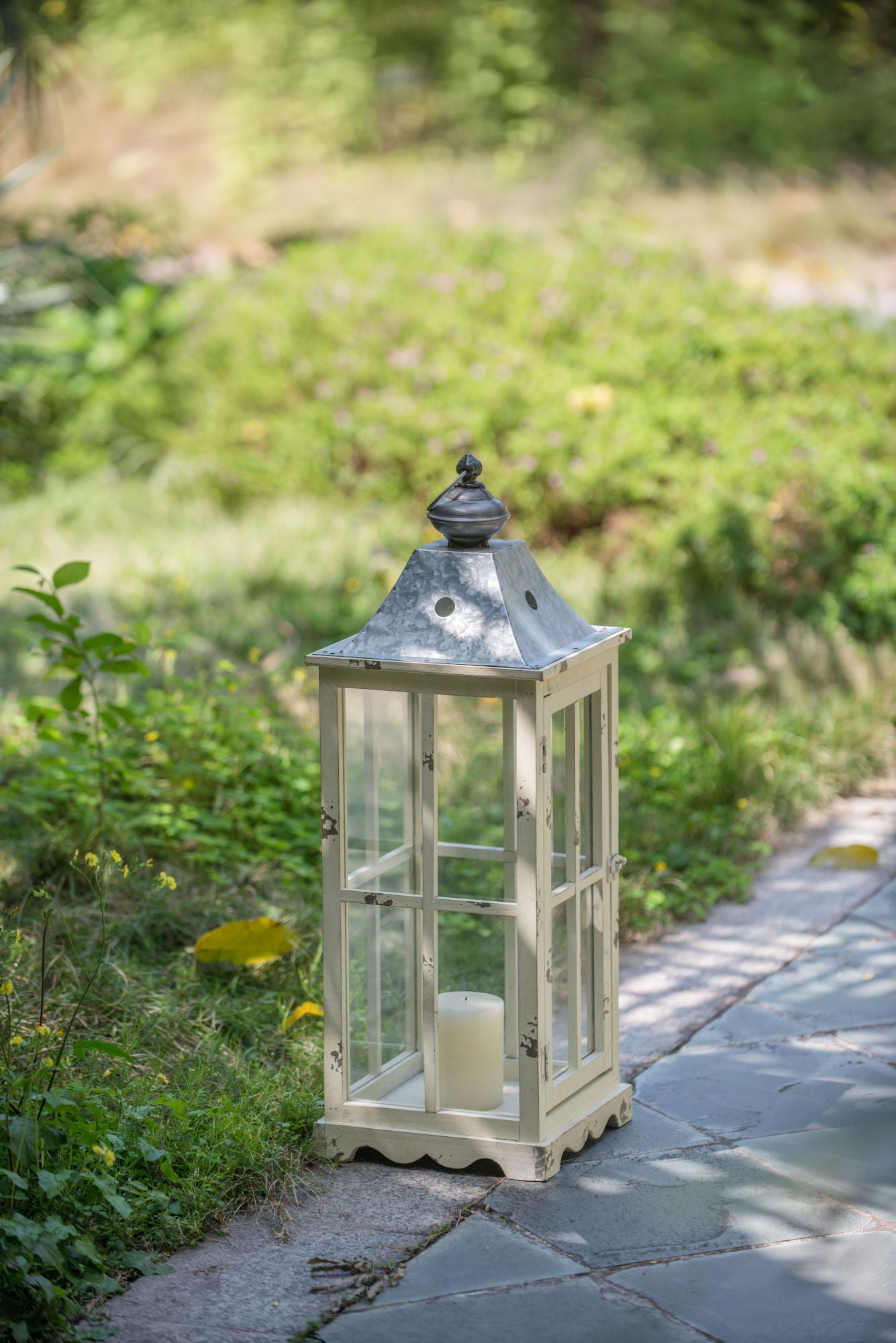 Hurricane Lantern Holder