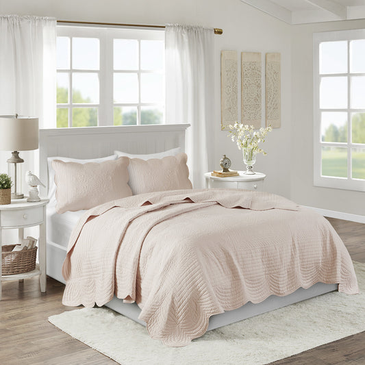 3 Piece Reversible Scalloped Edge Quilt Set