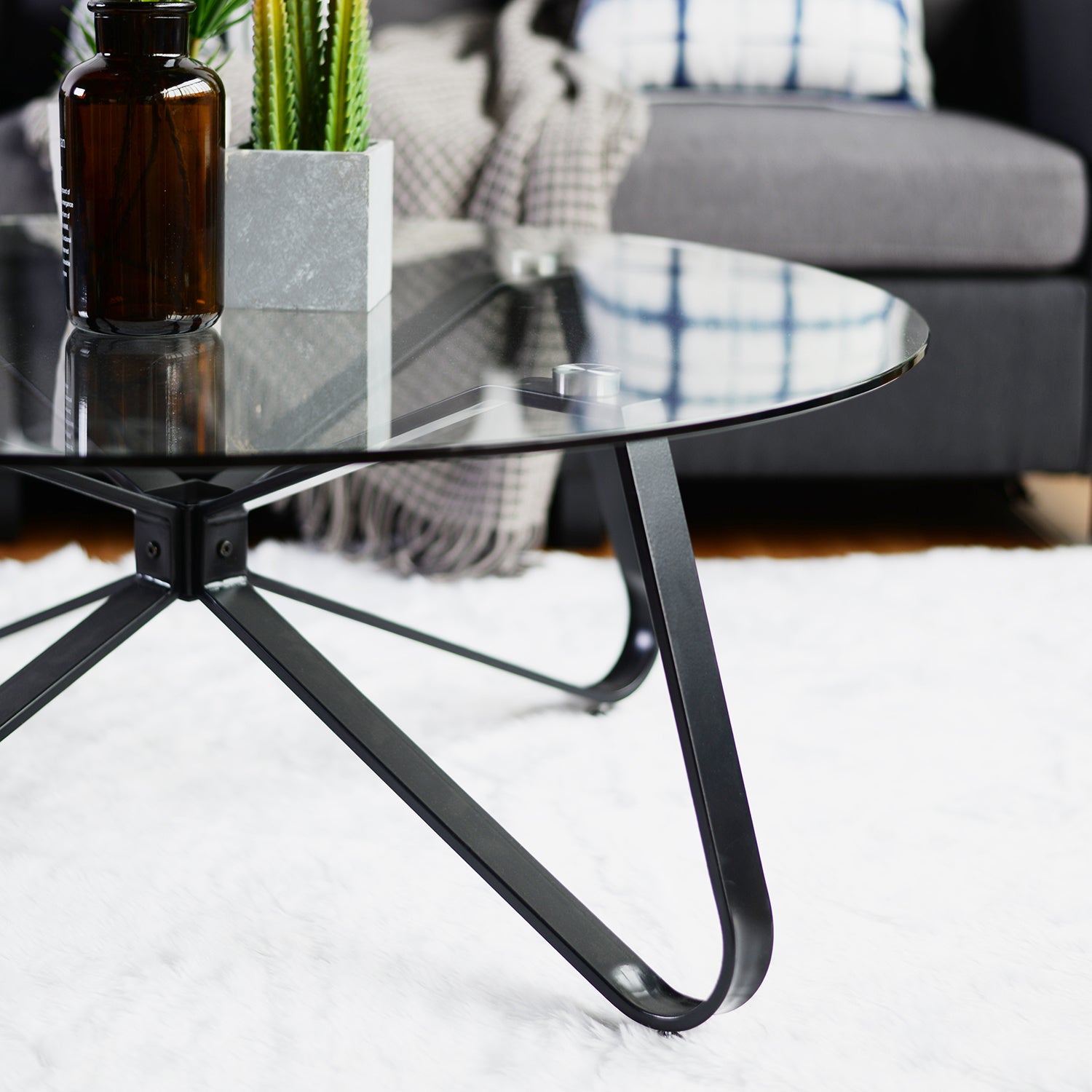 Round Coffee Table for Living Room, 31.5-inch Modern Sofa Side End Table with Tempered Glass Top & Metal Legs, Accent Cocktail Tea Table, 31.5 x 31.5 x 15.6 inches, Black - Divine Heart L.A.